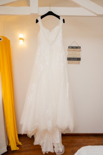 Sweetheart ballgown with lace off shoulder