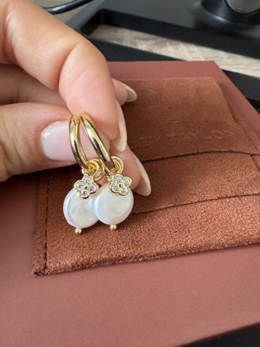 Shelly Taylor pearl earrings