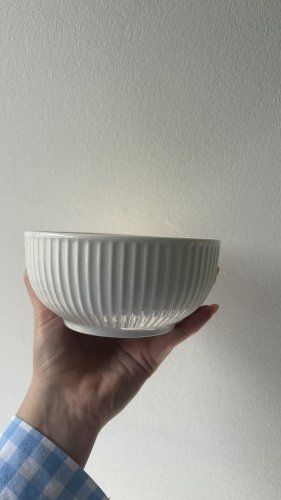 35 White Ribbed Bowls for Floral Centrepieces