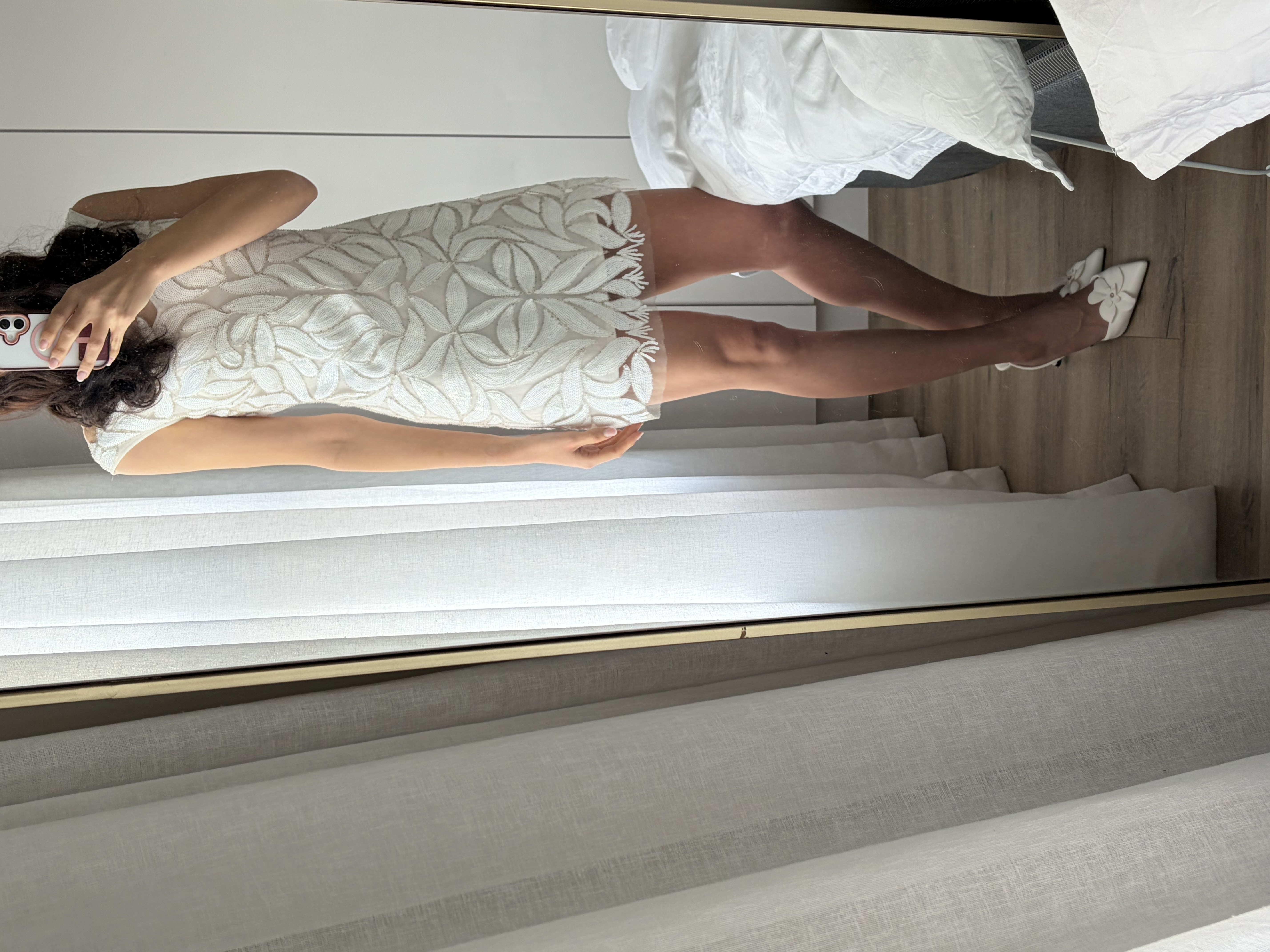 Fully beaded white mini dress - Size 8