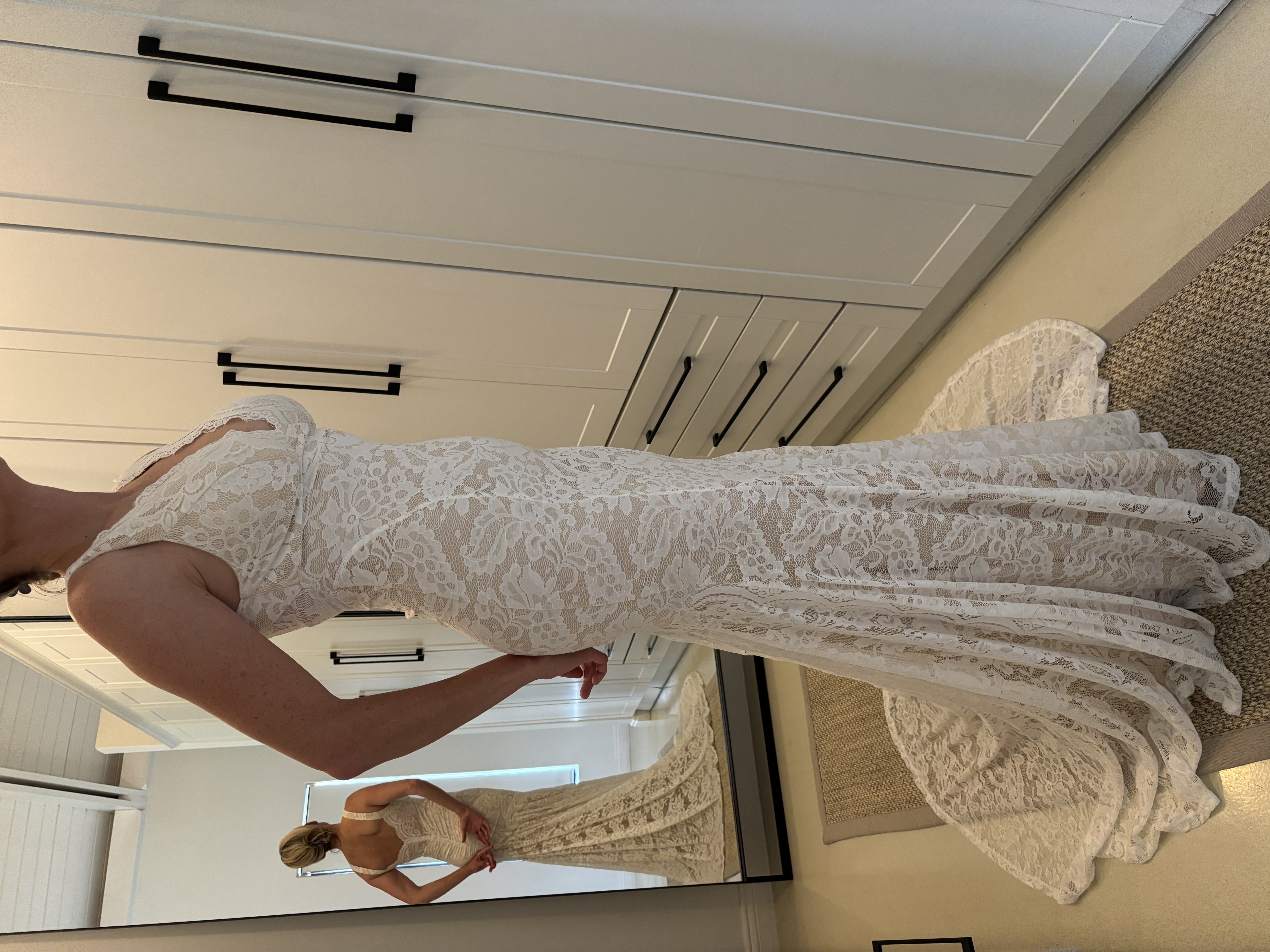 Beautiful lined lace wedding dress. 