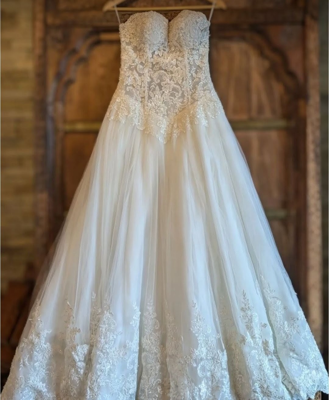 Ivory lace and tulle wedding gown. Size small