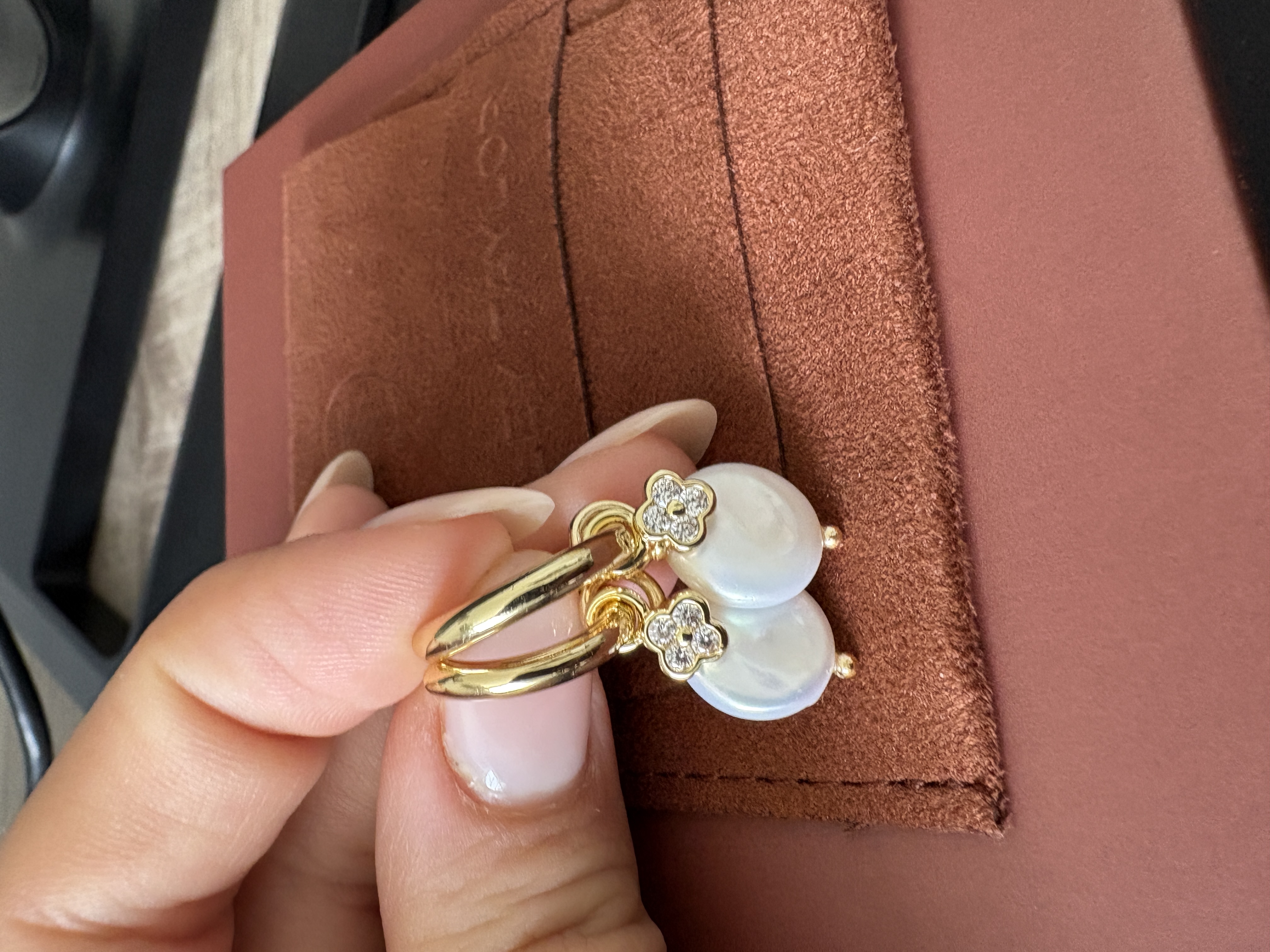 Shelly Taylor pearl earrings