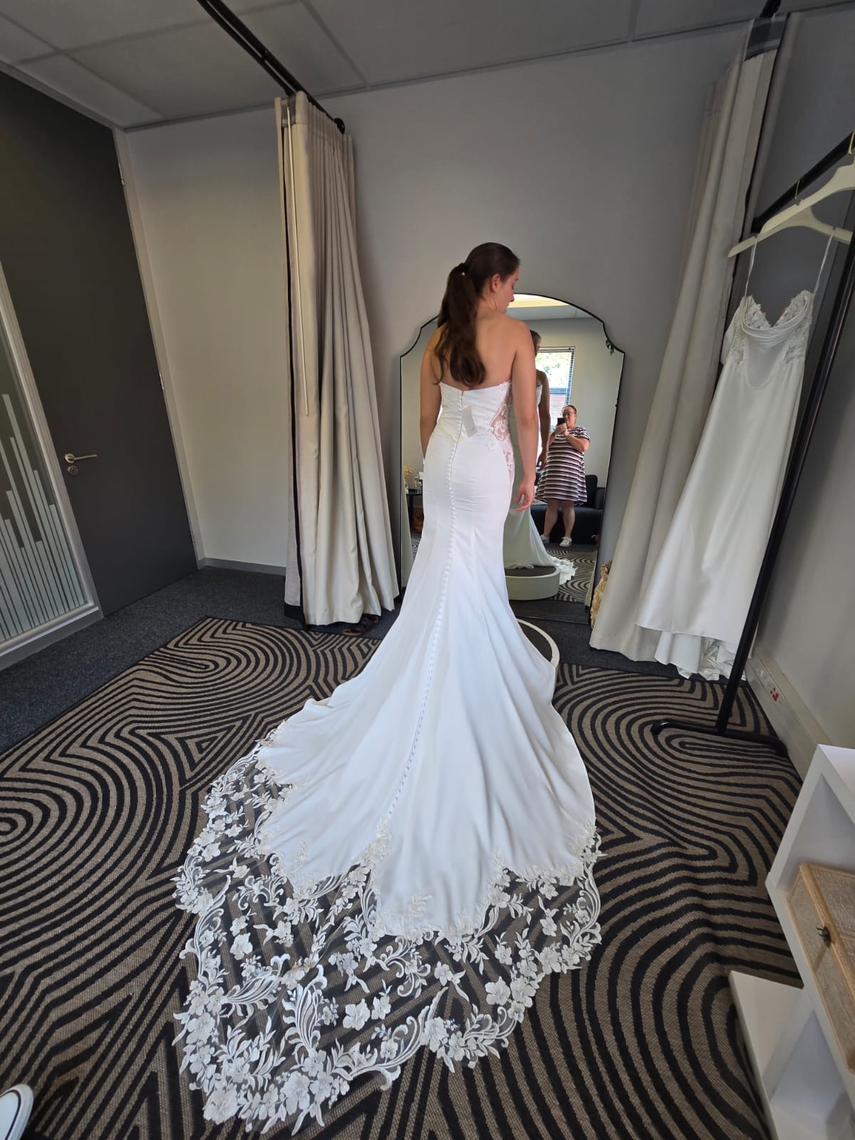Ginessa Bridal Wardrobe Gown - size 8