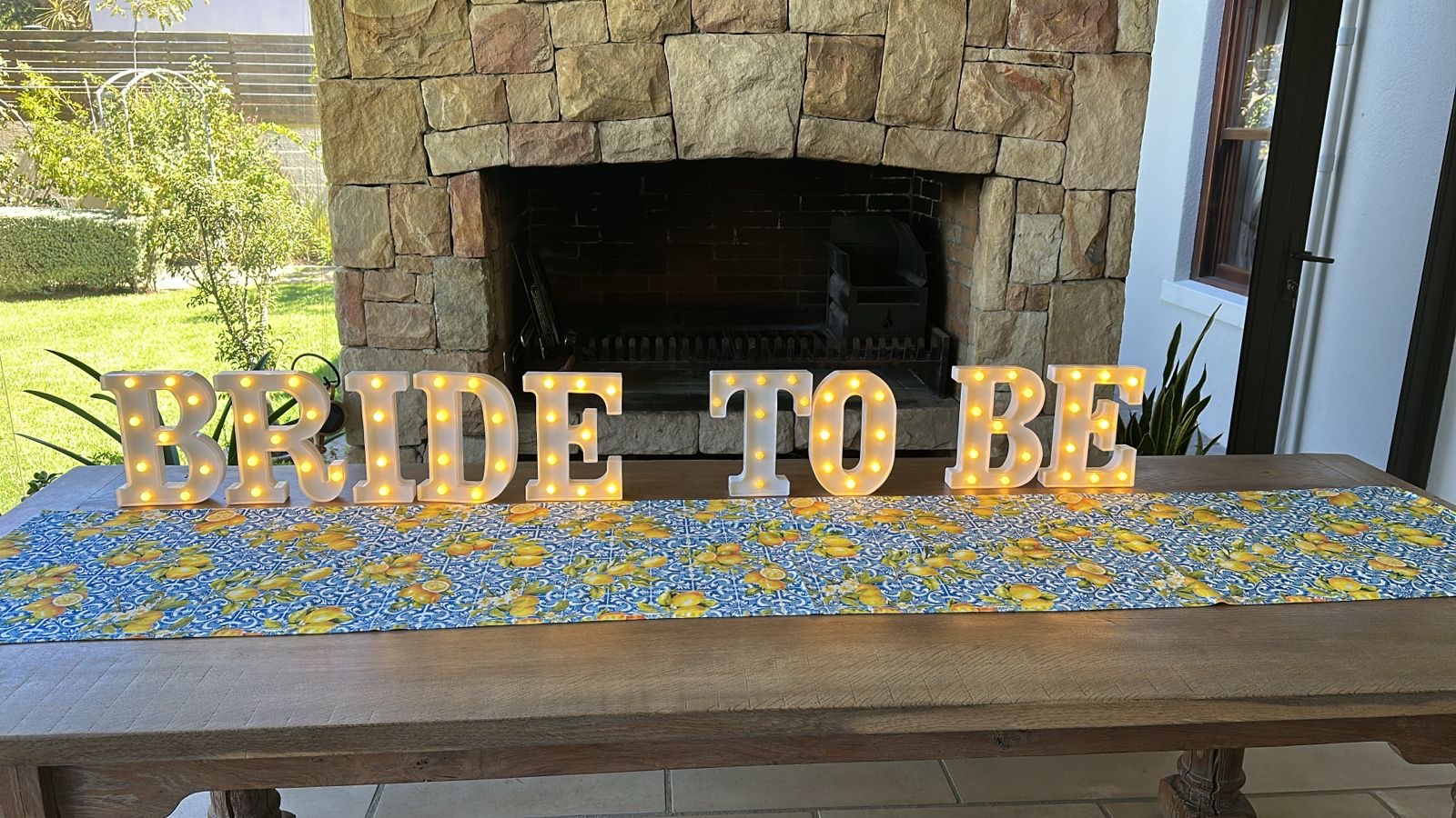 Bride to be light up sign 