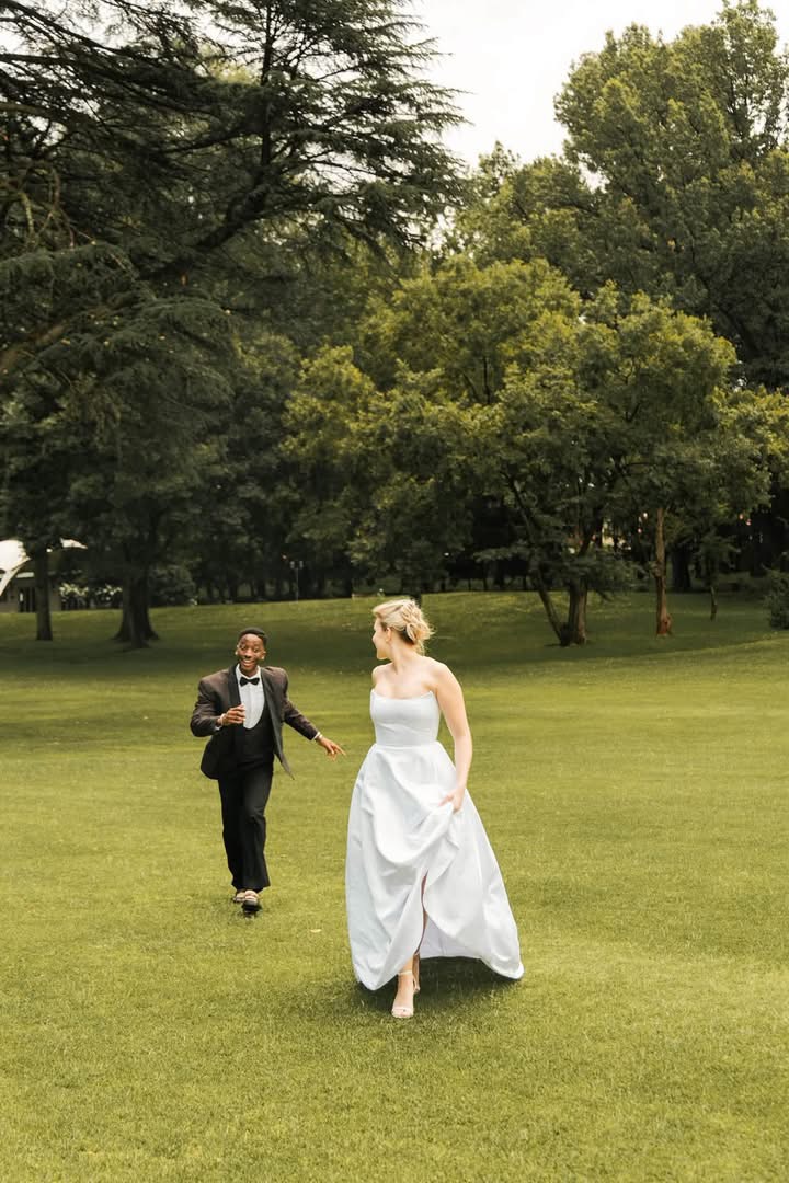 Scoop Neck Satin Wedding dress Size 8/10