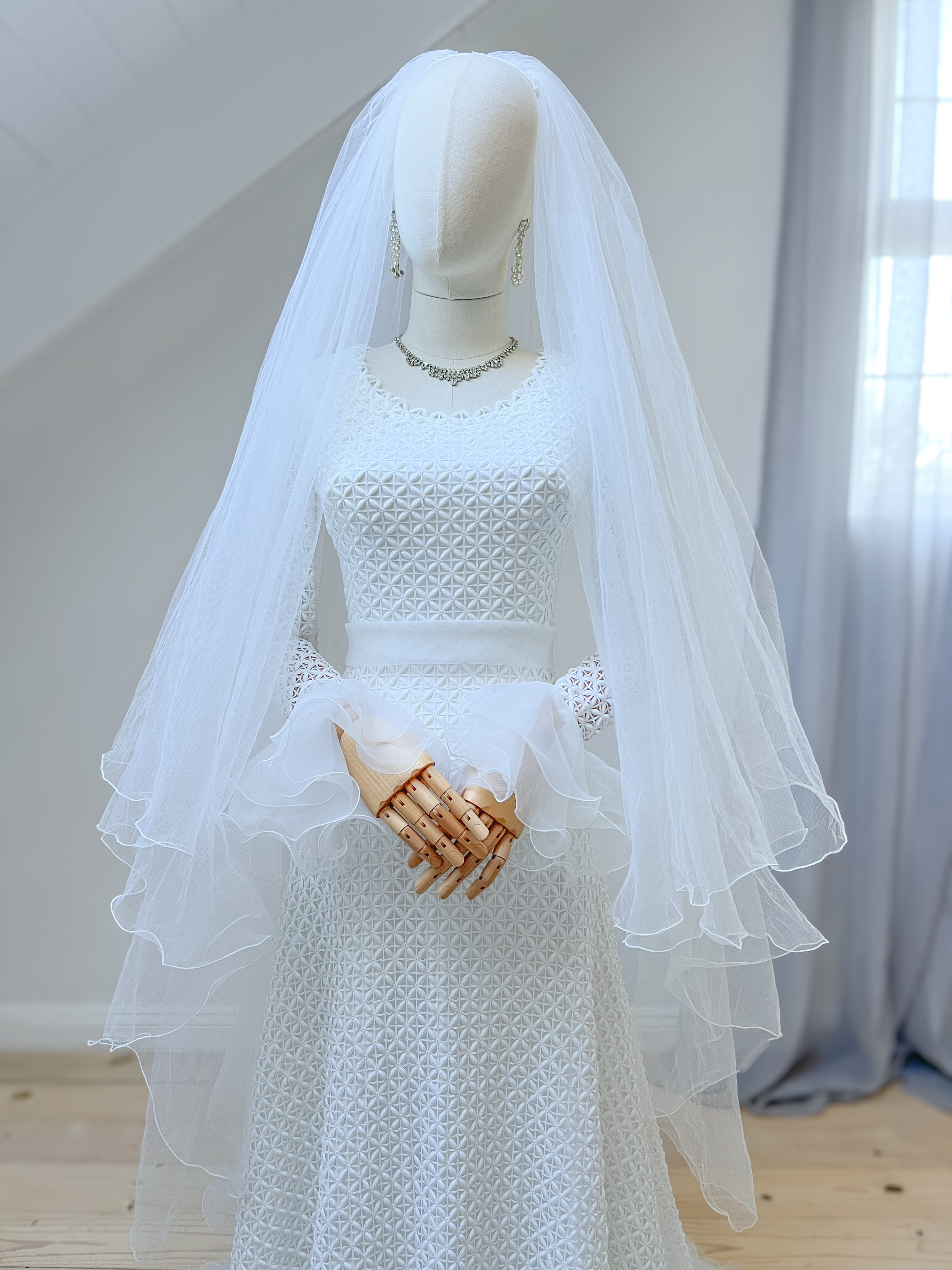 1970's Vintage Wedding Dress and Veil Size S