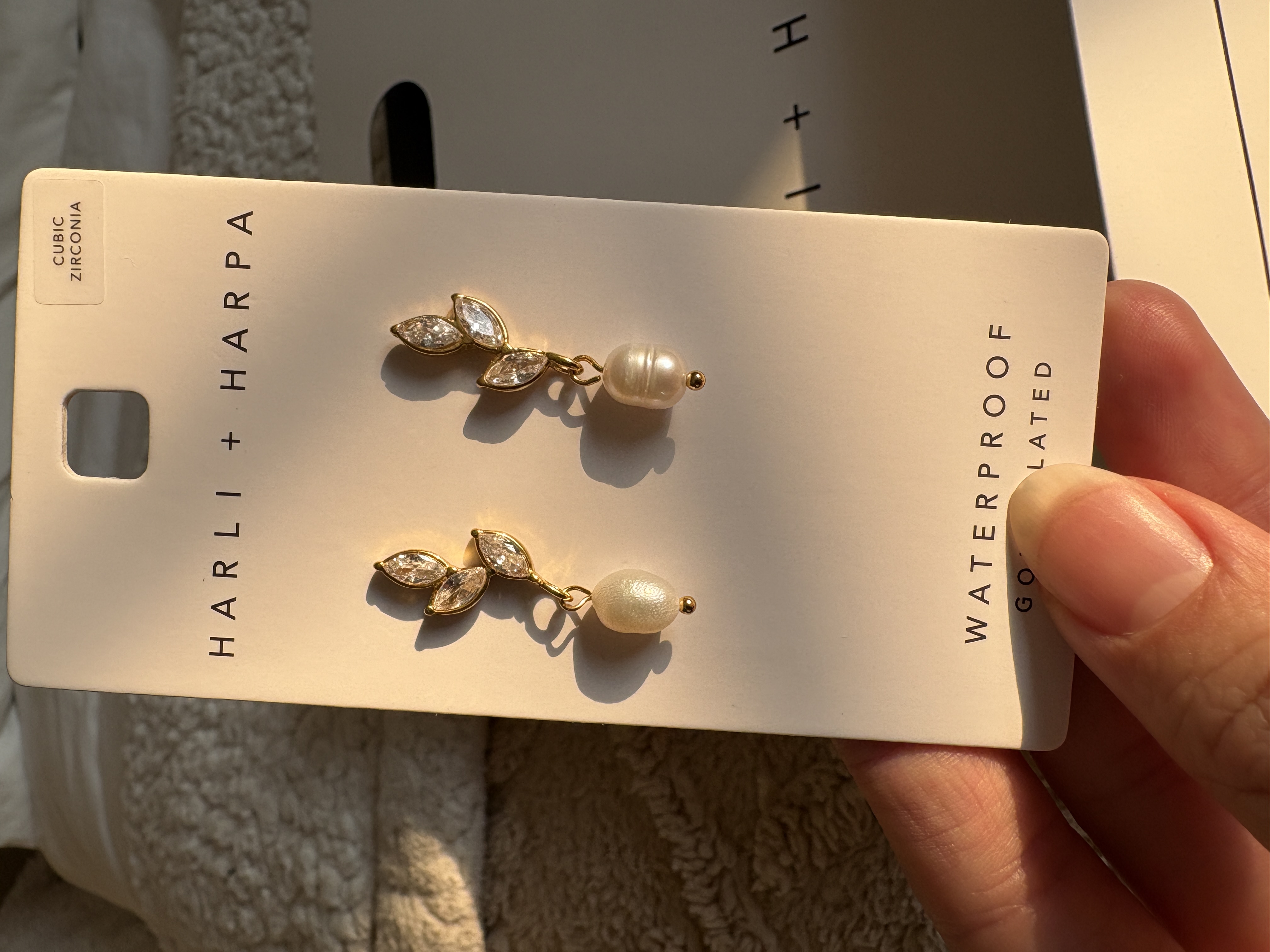Pearl leaf earrings